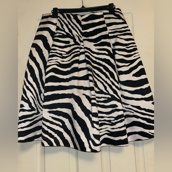 Express Design Studio Pleated Skirt - Picture 5 of 8